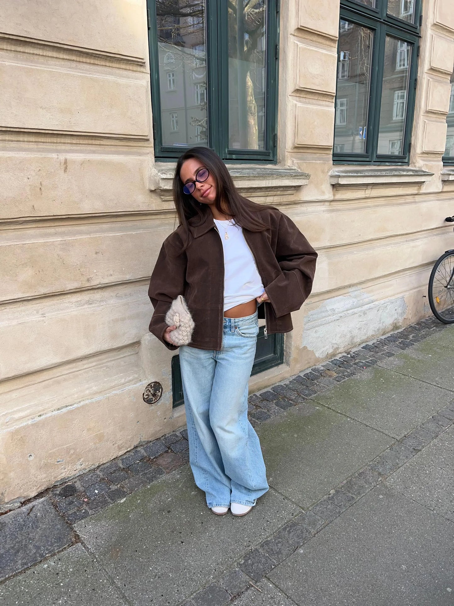 Jakke i imiteret ruskind med lynlås